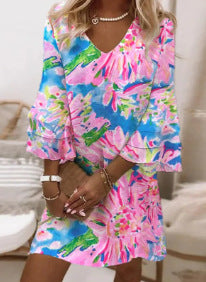 Robe décolleté en V imprimée sur toute la surface m302858